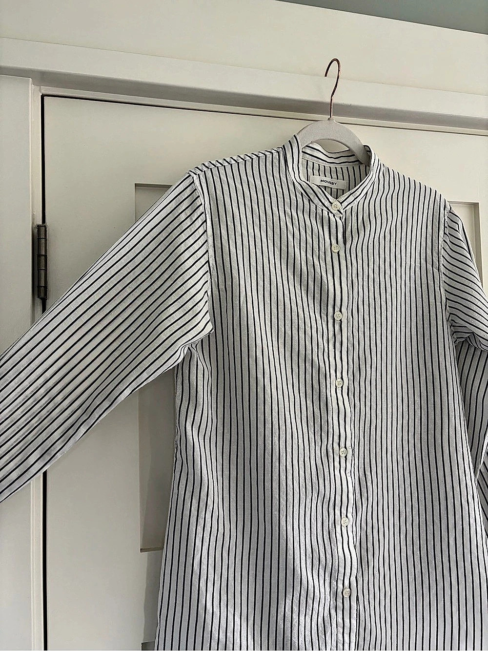 MOUSSY Striped Collarless Button-Up Shirt | White Grey Pinstripe Long Sleeve - Picture 4 of 8